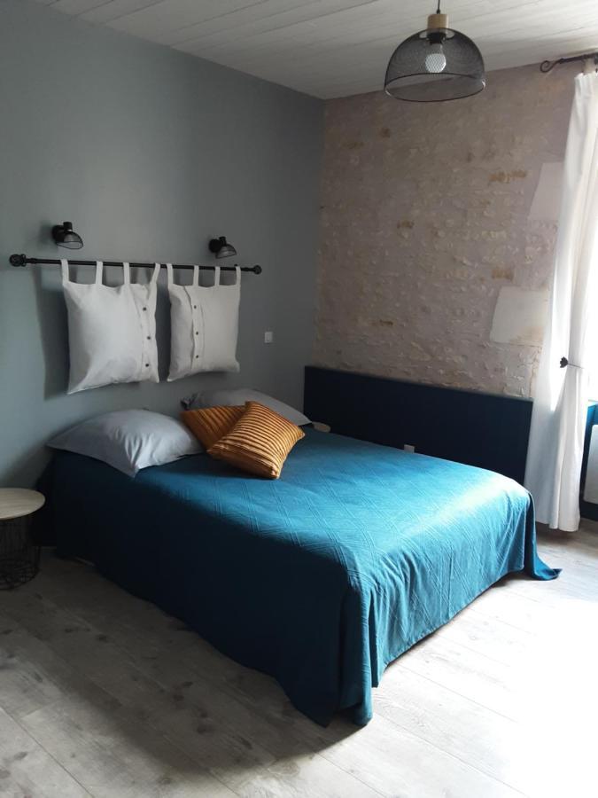 Ferienwohnung La Tourterelle Thaims Exterior foto