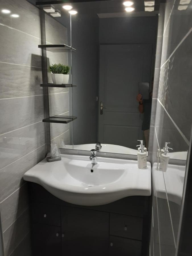 Ferienwohnung La Tourterelle Thaims Exterior foto